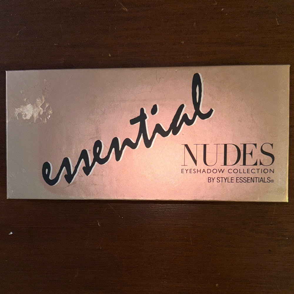 Style Essentials Essential Nudes Eyeshadow Palette Never Used